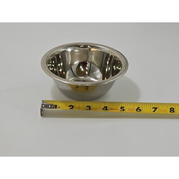 Set of 4 Stainless Steel Mixing Bowls • Assorted Sizes • 5¼", 6⅜" (2), 7" [18] - Picture 6 of 9